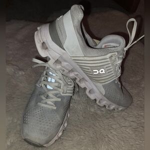 On Cloud “Cloudswift” running shoe Size 8